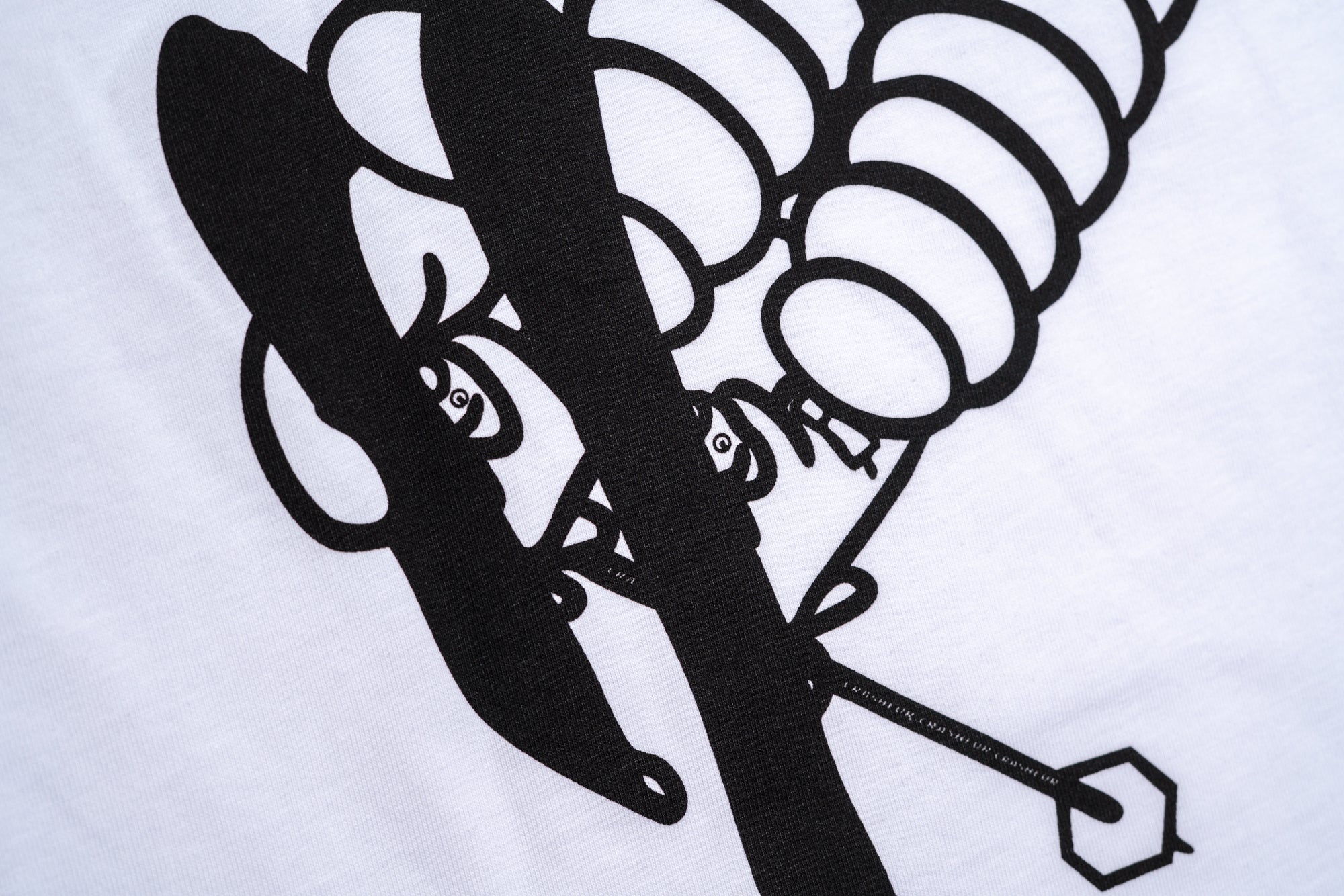 T-Shirt - Bibendum Goes Skiing
