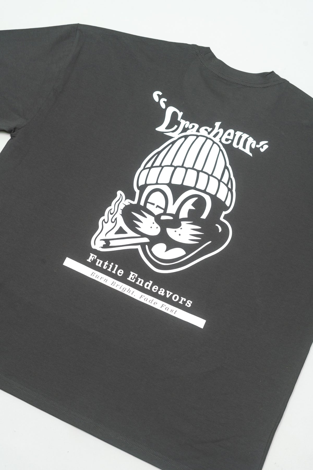 Kitty Smokes (Coal) - Oversize T-Shirt